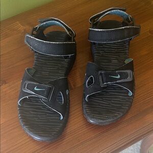 Ladies Vintage Nike Air Deschutz Sandals